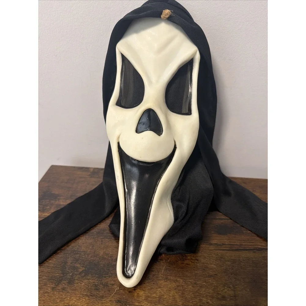VTG 90s/Y2K Scream Mask Fun World, Smiling/Grin Ghost Face Glow-In-The-Dark 9206